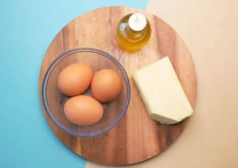 Ägg, ost och olja